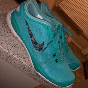 Teal Nike’s